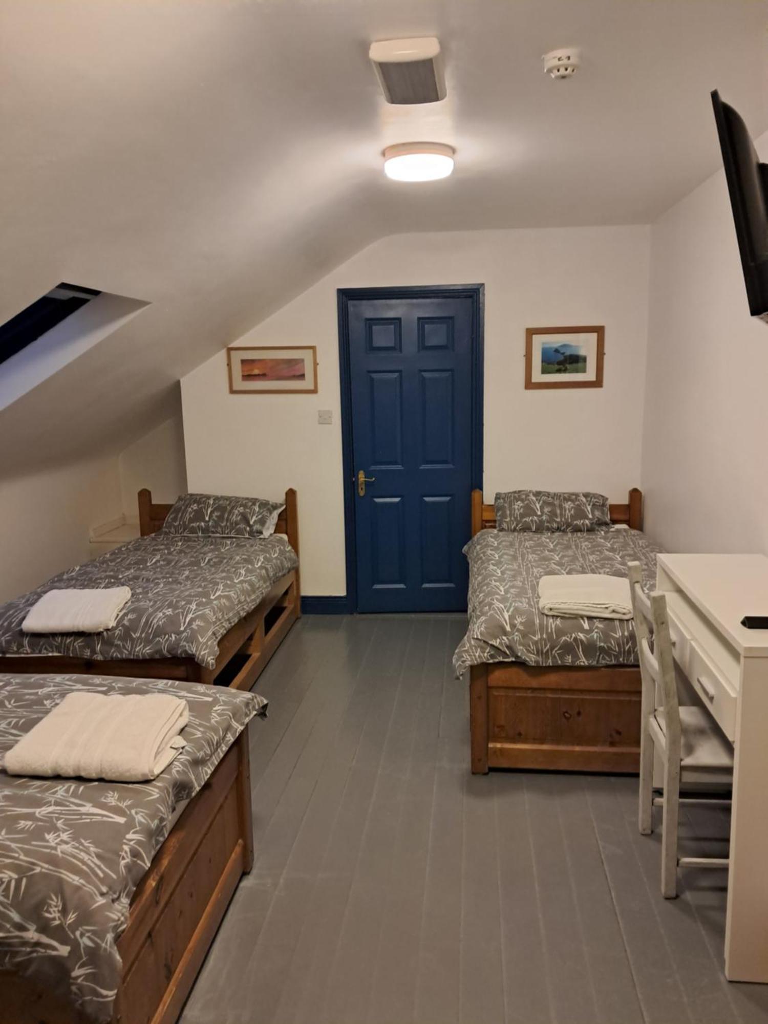 Coastguard Lodge Hostel At Tigh Tp Glaise Bheag Værelse billede